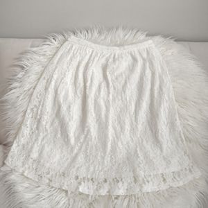 DOWNEAST White Skirt Lace Size Small 4 / 6